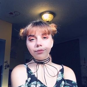 Meet your Posher, Lily